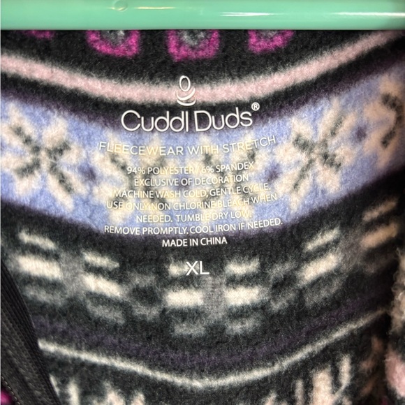 Cuddl Duds Black and Purple Patterned Jacket - Picture 3 of 3